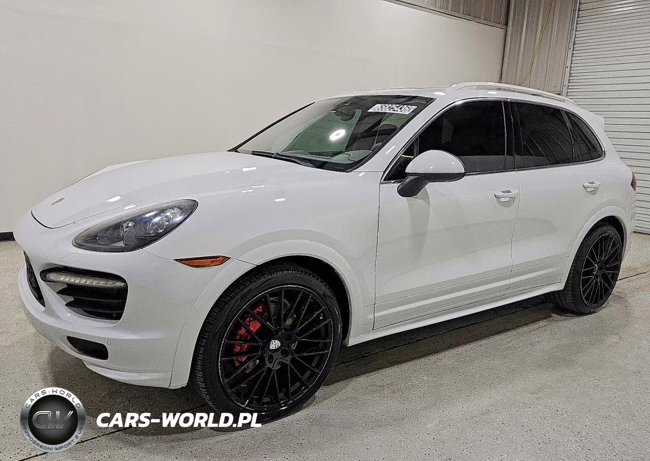 2014 Porsche Cayenne Gts