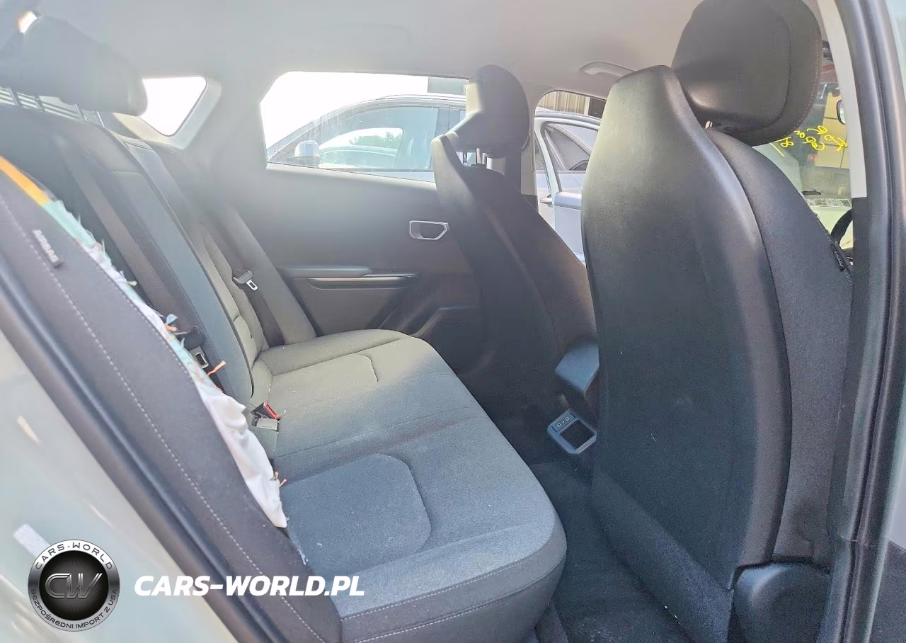 2025 Kia K4 Lxs VIN:3KPFT4DE2SE111335 - 10