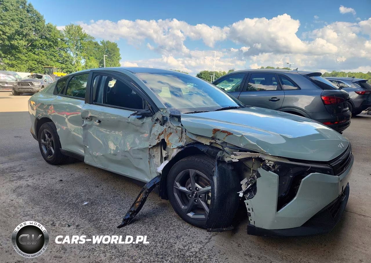 2025 Kia K4 Lxs VIN:3KPFT4DE2SE111335 - 4