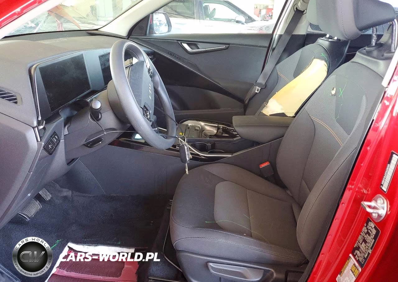 2026 Kia Niro Lx VIN:KNDCP3LE9T5320345 - 7