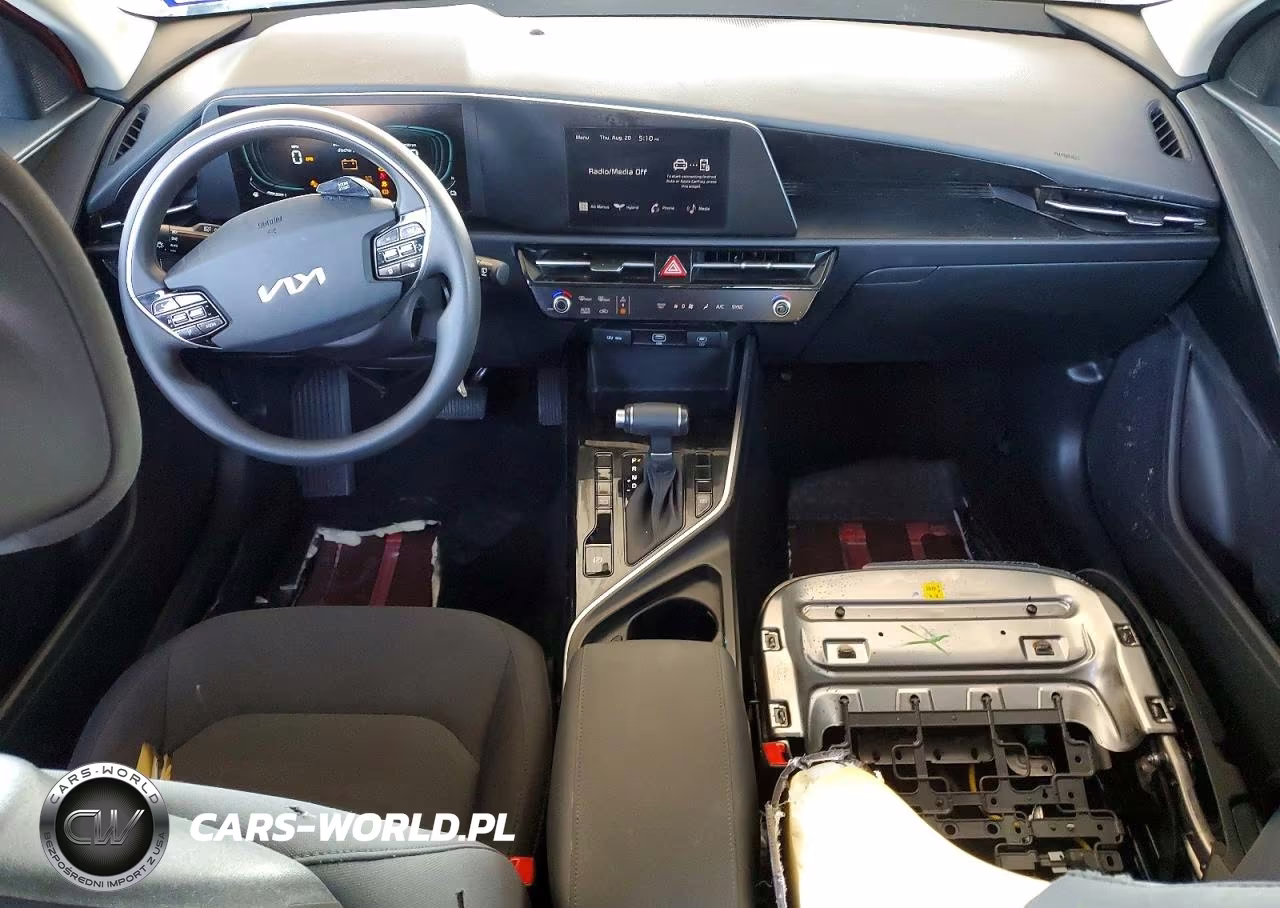 2026 Kia Niro Lx VIN:KNDCP3LE9T5320345 - 8
