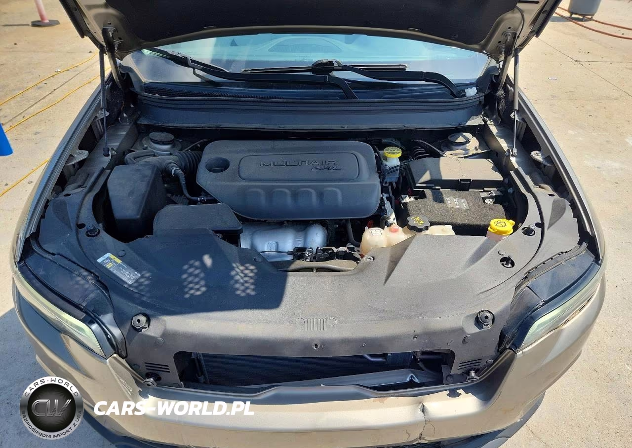 2021 Jeep Cherokee Latitude Plus VIN:1C4PJLLB7MD200303 - 12
