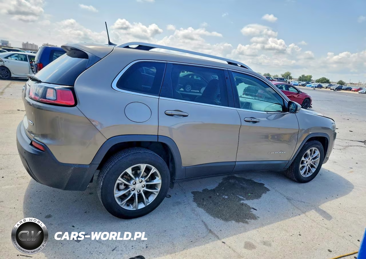 2021 Jeep Cherokee Latitude Plus VIN:1C4PJLLB7MD200303 - 3