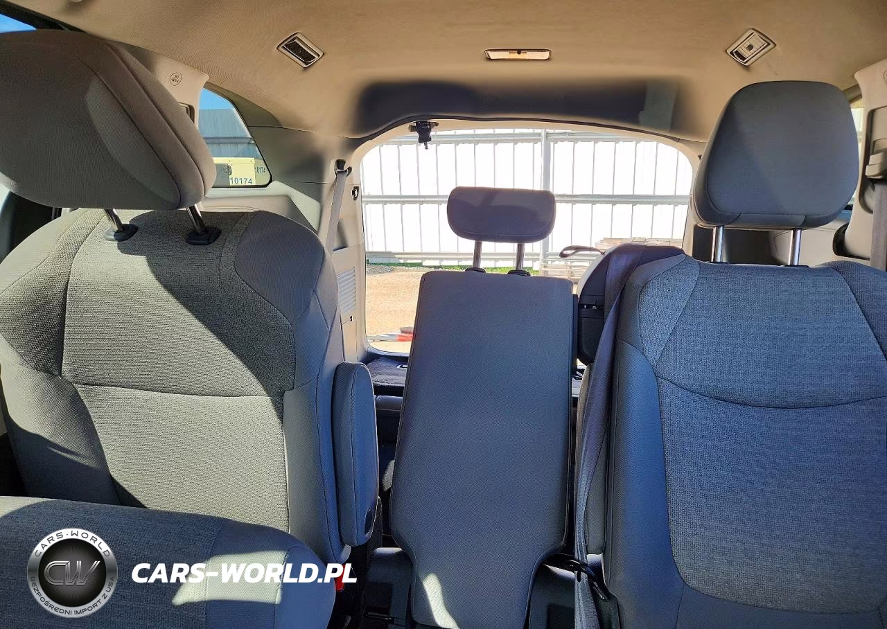 2022 Toyota Sienna Le VIN:5TDBSKFC4NS044376 - 10