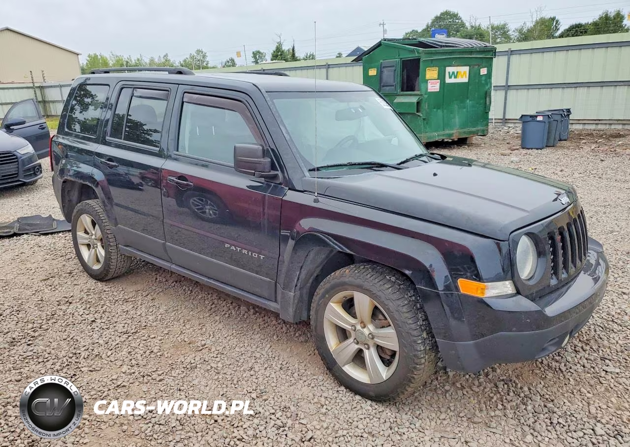 2015 Jeep Patriot Latitude VIN:1C4NJRFB1FD425714 - 4
