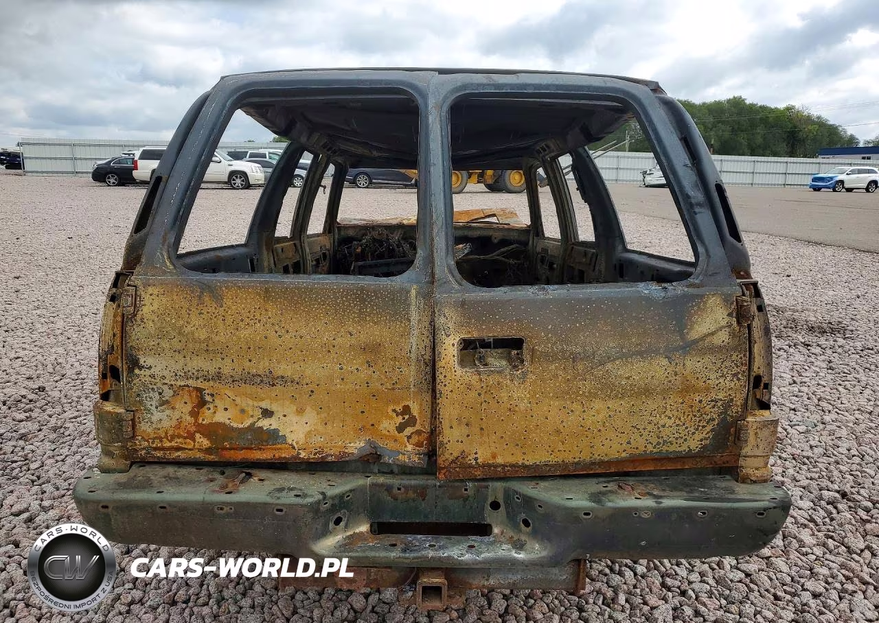 1998 Chevrolet Suburban K1500 VIN:3GNFK16R5WG135924 - 6