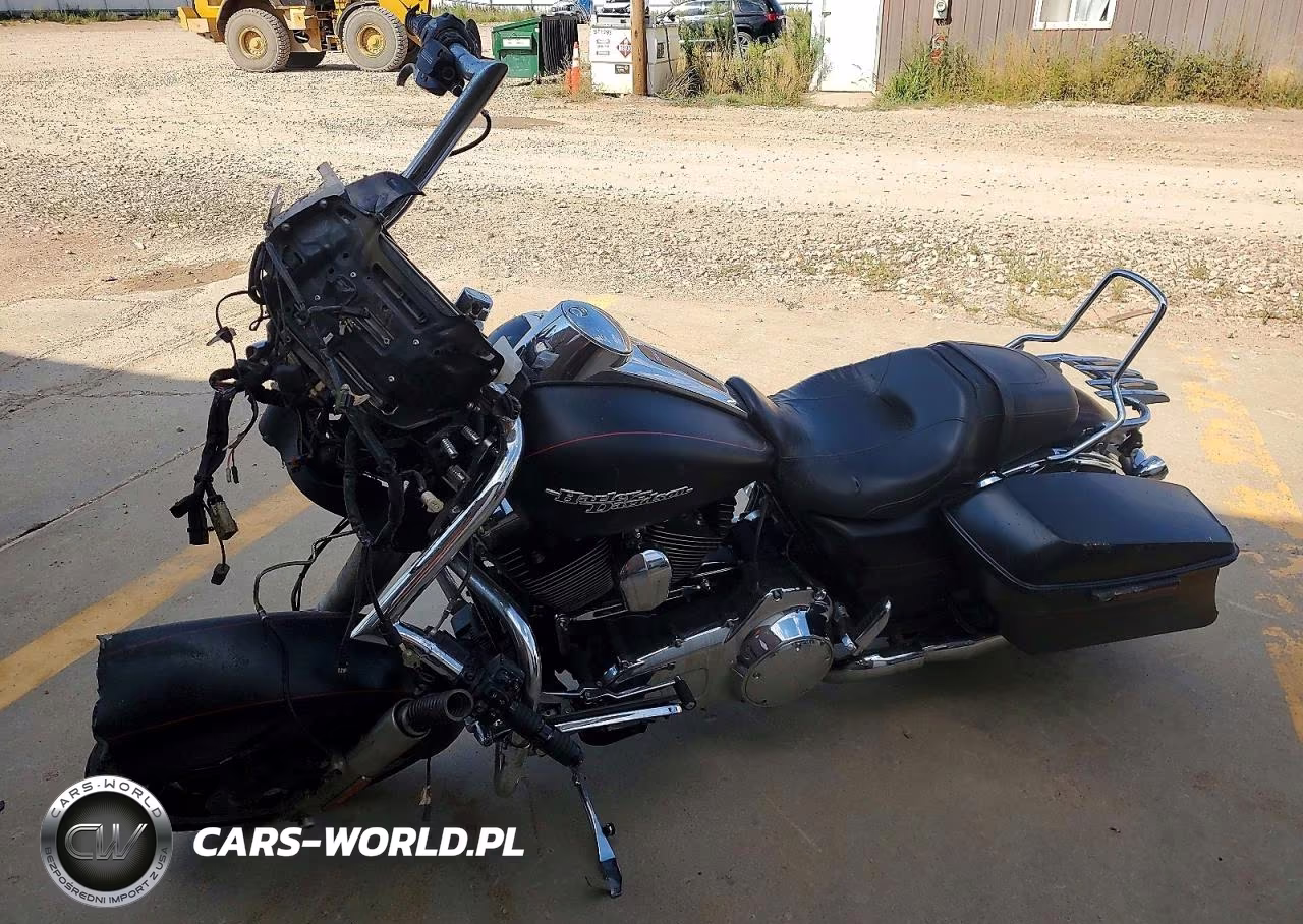 2014 Harley-Davidson Flhxs Street Glide Special VIN:1HD1KRM11EB698604 - 3