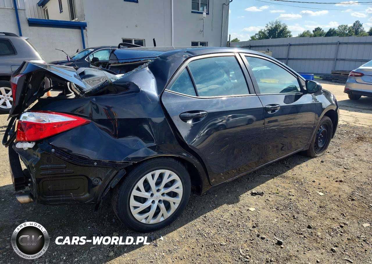 2017 Toyota Corolla Le VIN:5YFBURHE4HP634253 - 3