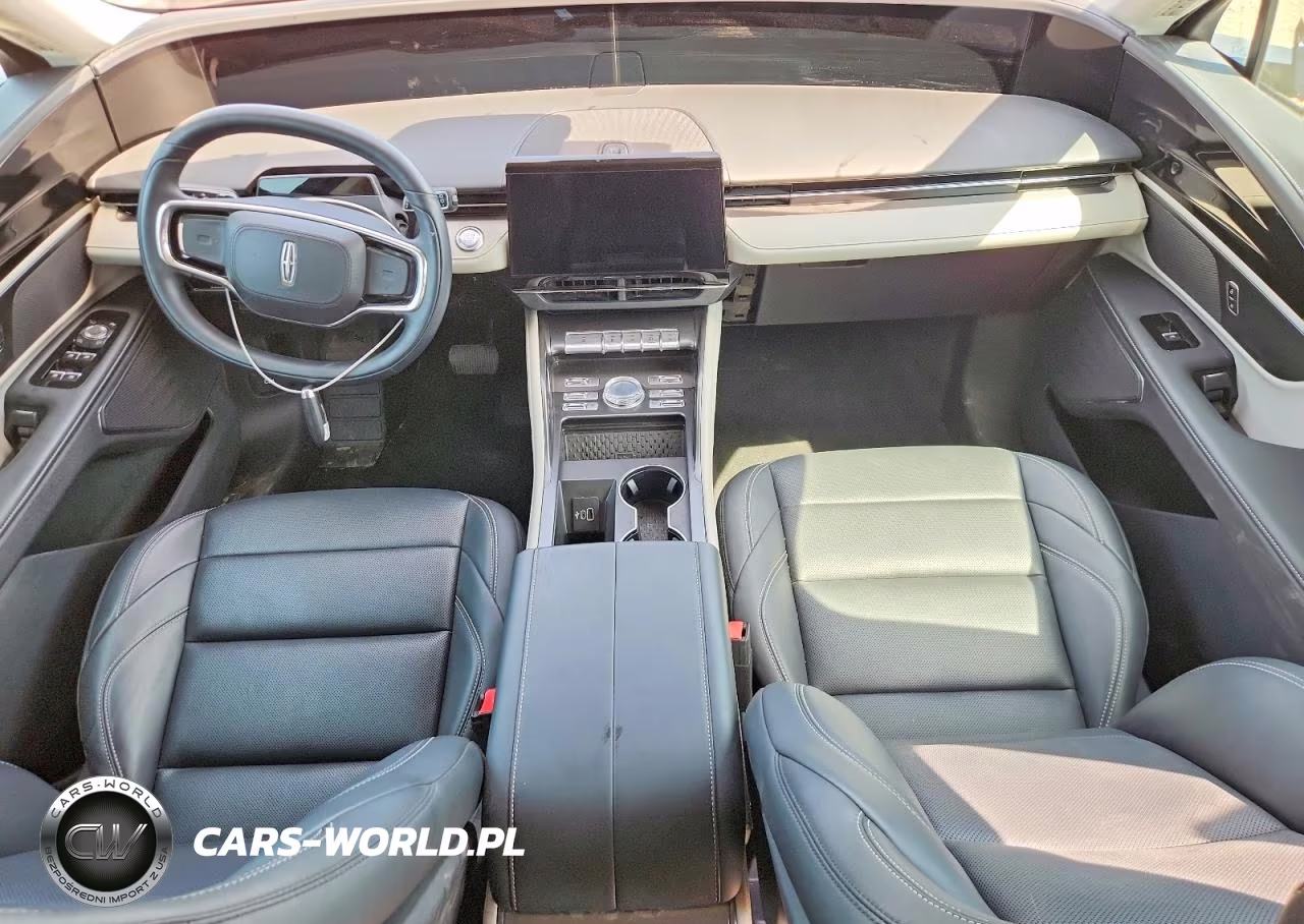 2025 Lincoln Nautilus Premiere VIN:5LMPJ8J40SJ890940 - 8