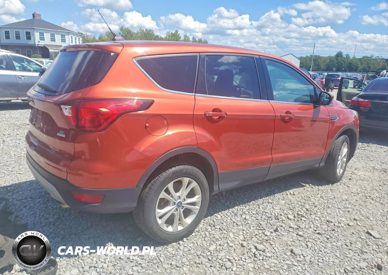 2019 Ford Escape Se VIN:1FMCU9GD4KUB09633 - 3