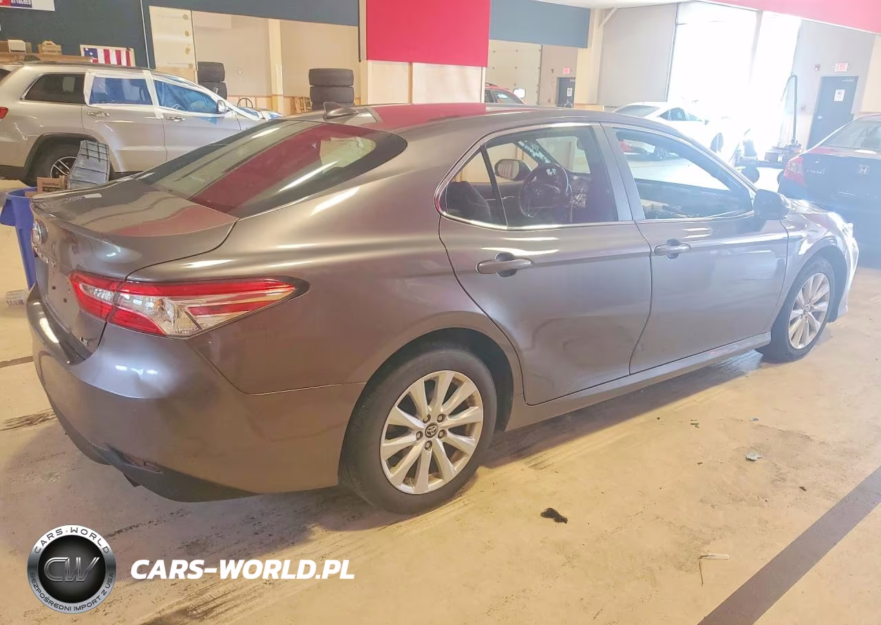 2019 Toyota Camry Le VIN:4T1B11HK1KU680399 - 3
