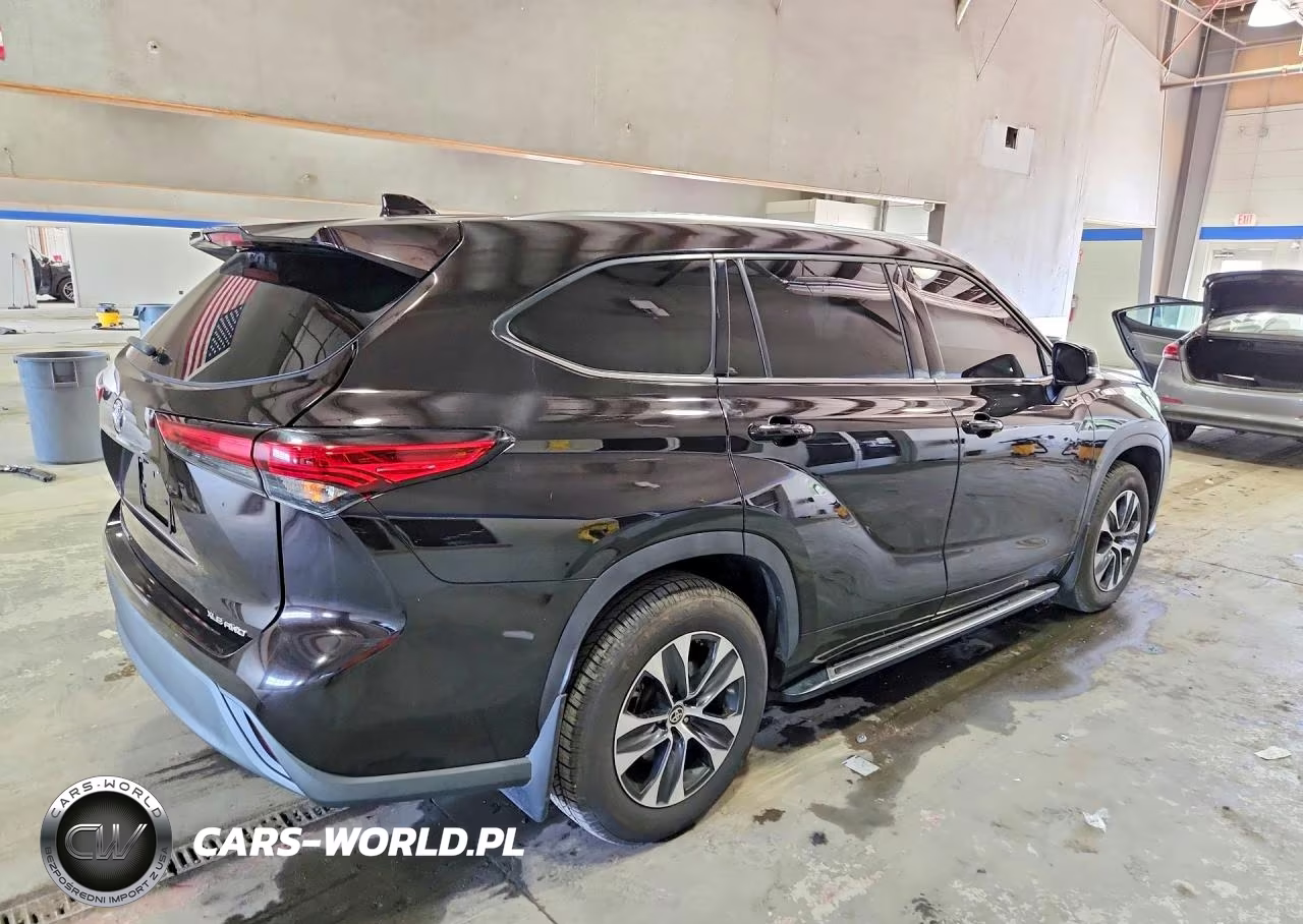 2020 Toyota Highlander Xle VIN:5TDGZRBHXLS046755 - 3