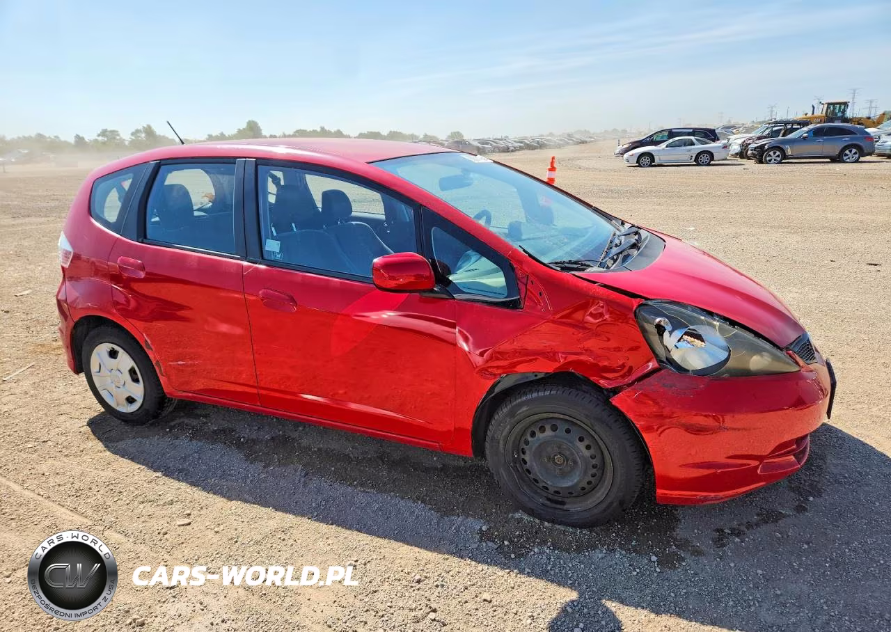 2013 Honda Fit VIN:JHMGE8H36DC068836 - 4