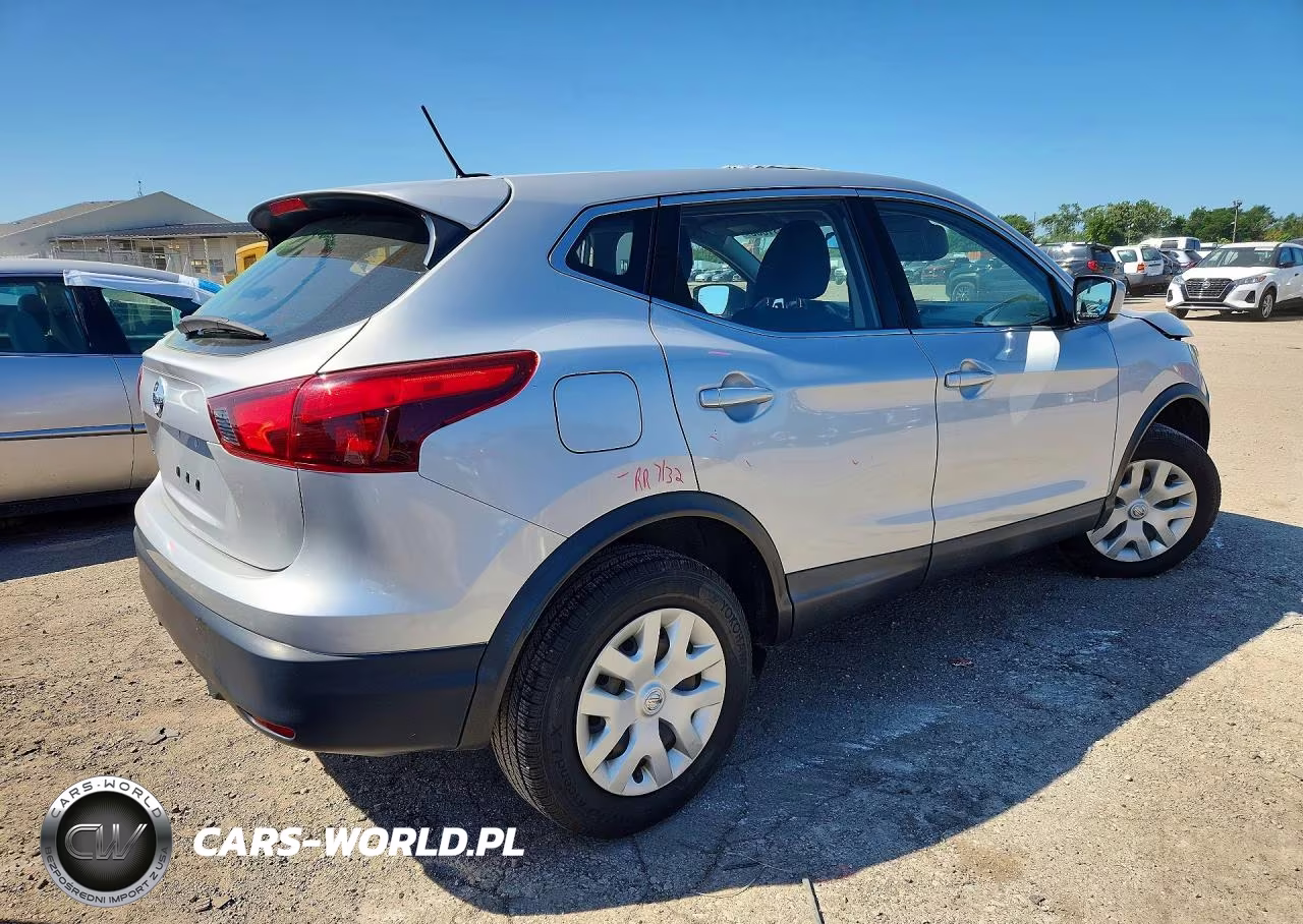 2015 Nissan Rogue S VIN:5N1AT2MT1FC841534 - 3