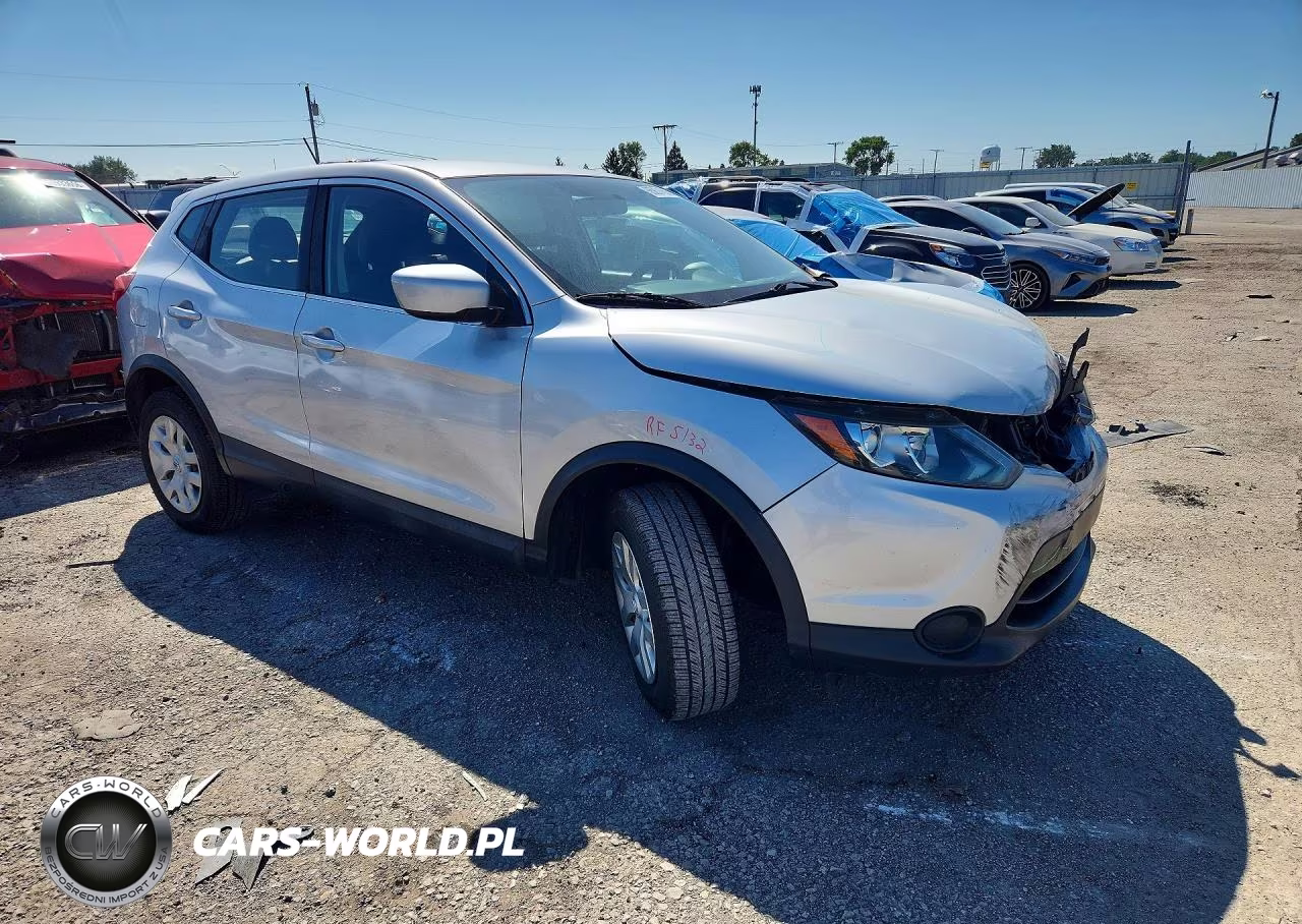 2015 Nissan Rogue S VIN:5N1AT2MT1FC841534 - 4