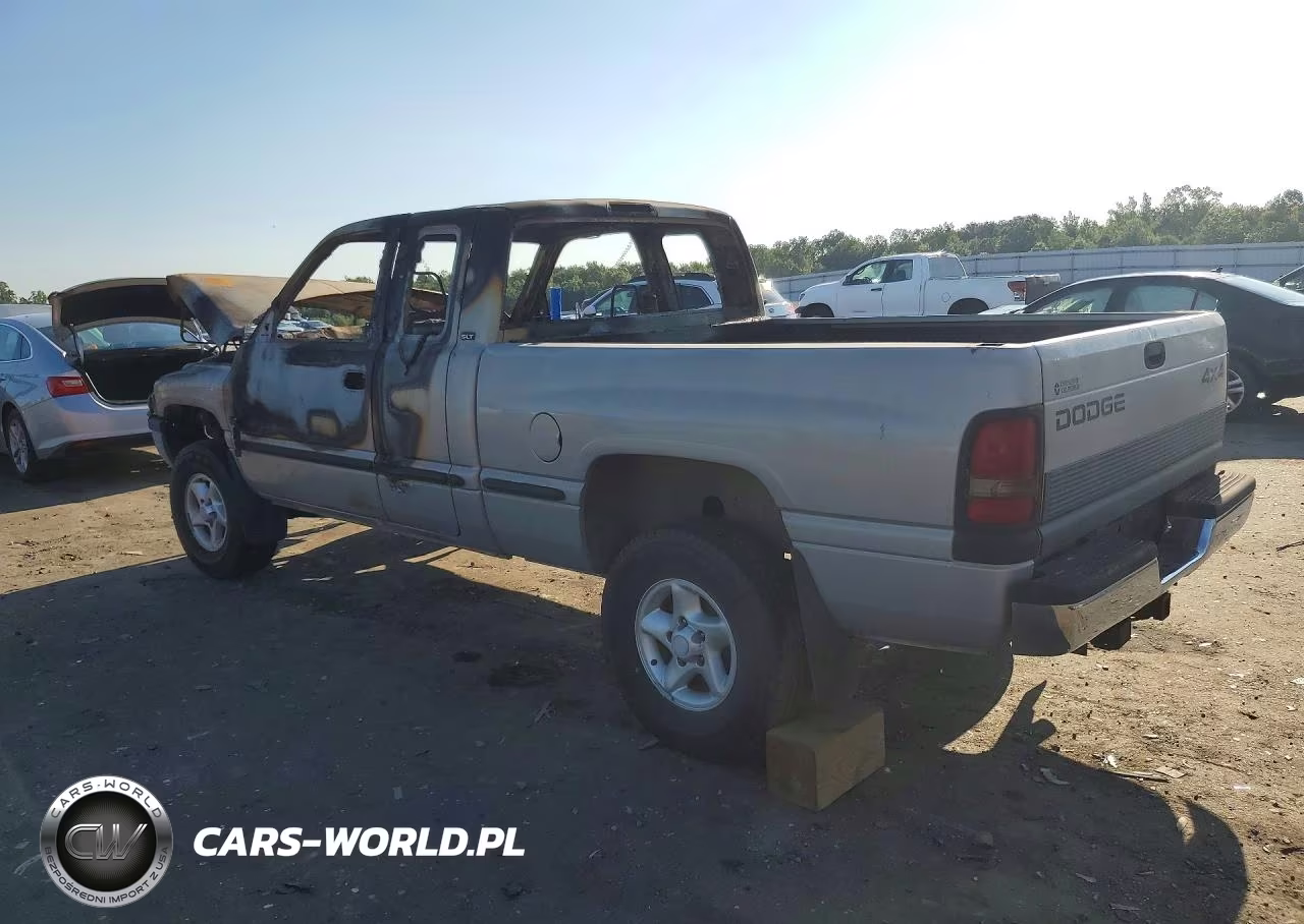 1999 Dodge Ram 1500 VIN:3B7HF13Z3XM590848 - 2