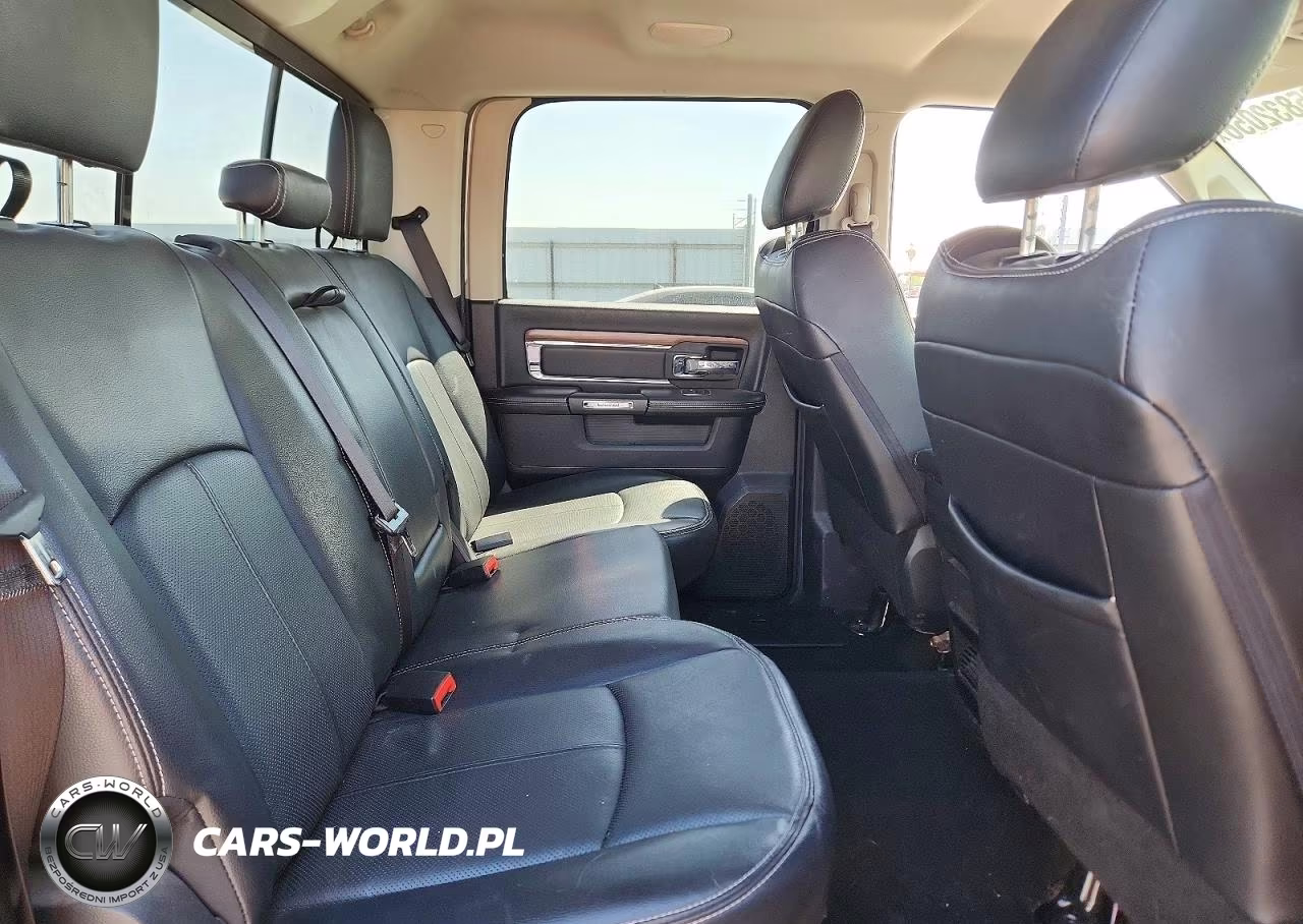 2018 Ram 1500 Laramie VIN:1C6RR7VM5JS333275 - 10