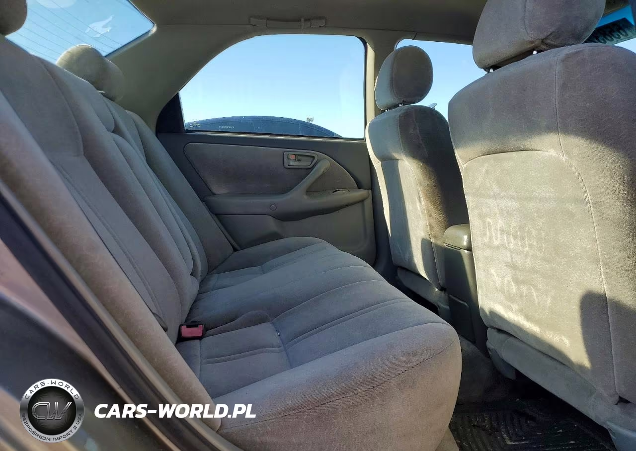 1999 Toyota Camry Le VIN:4T1BG28K4XU565856 - 10