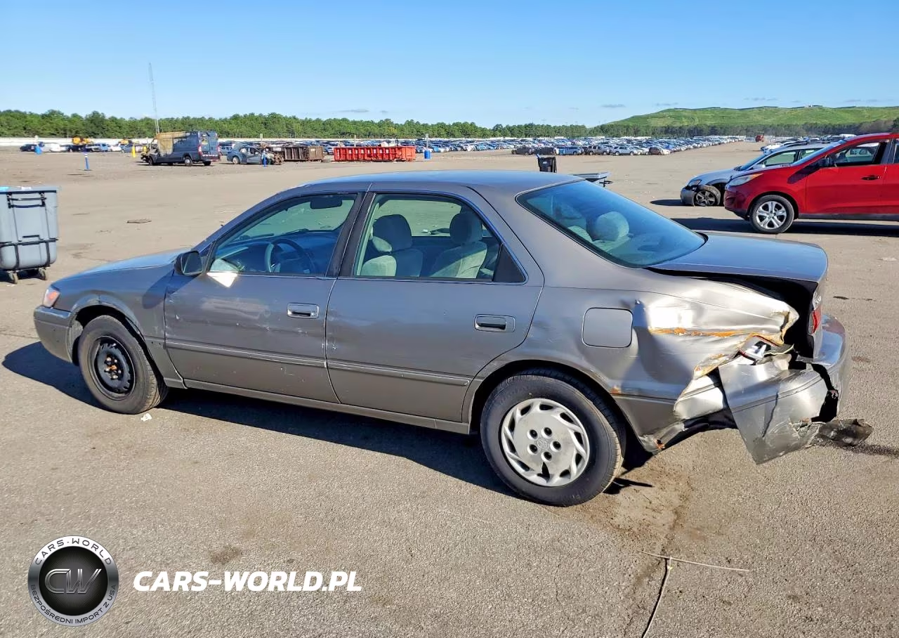 1999 Toyota Camry Le VIN:4T1BG28K4XU565856 - 2