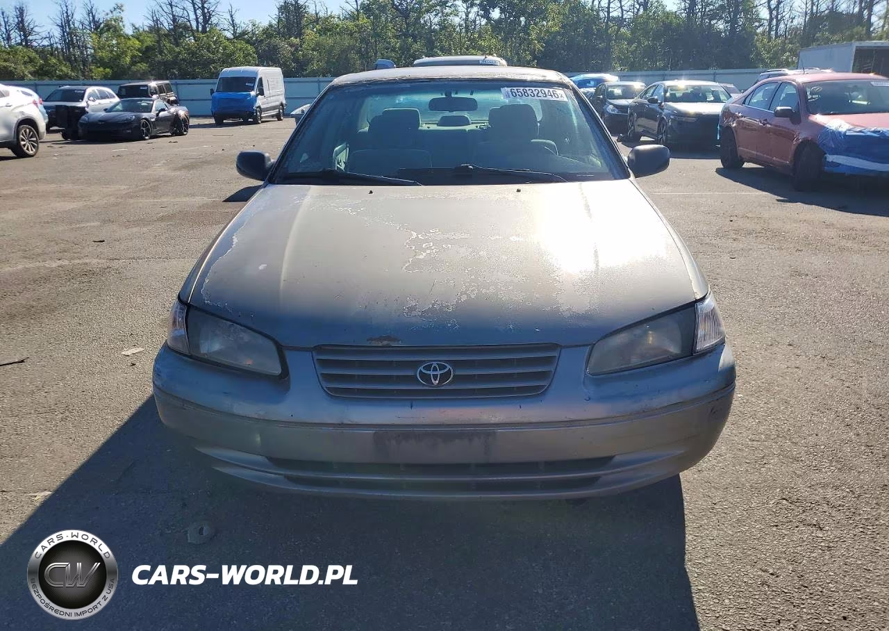 1999 Toyota Camry Le VIN:4T1BG28K4XU565856 - 5