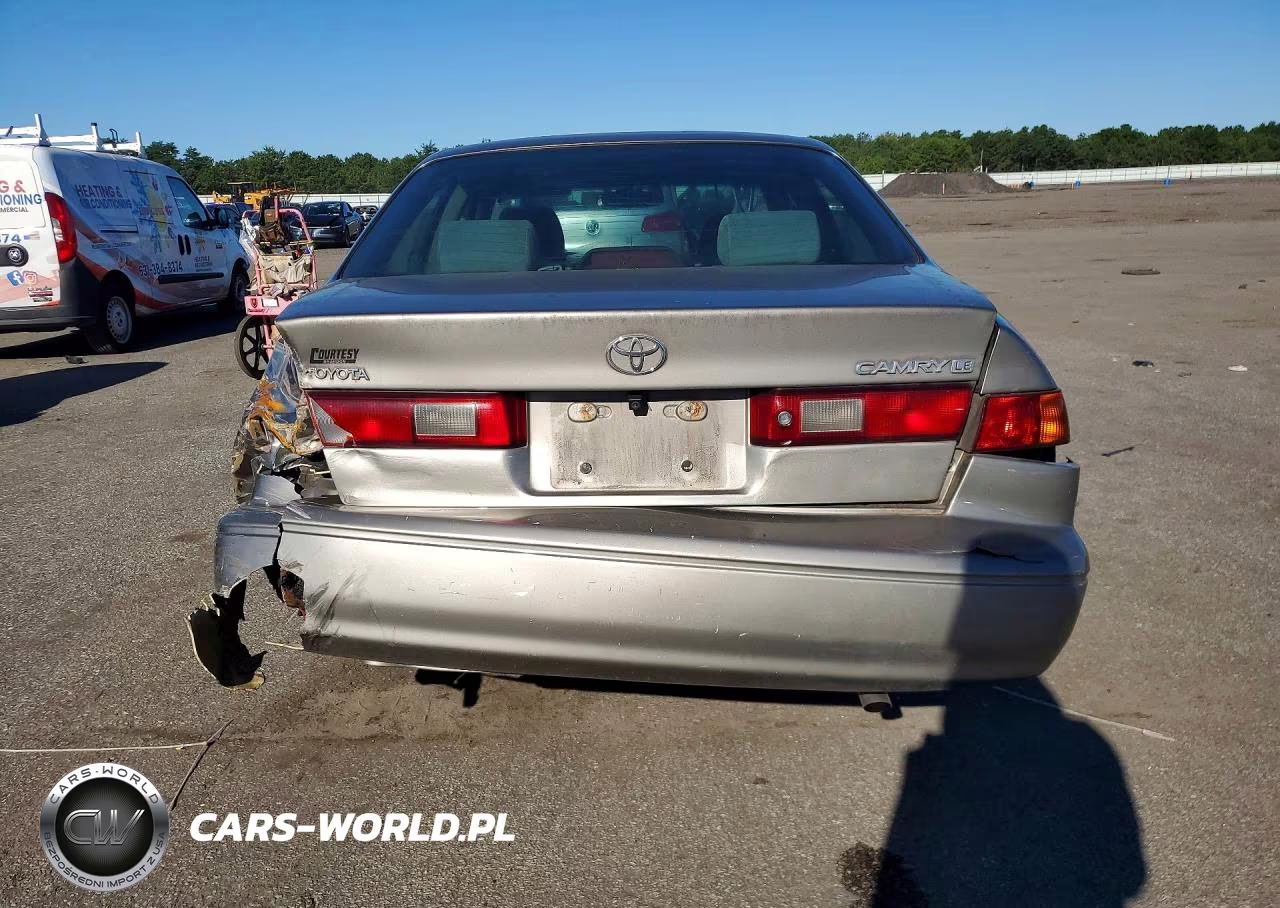 1999 Toyota Camry Le VIN:4T1BG28K4XU565856 - 6