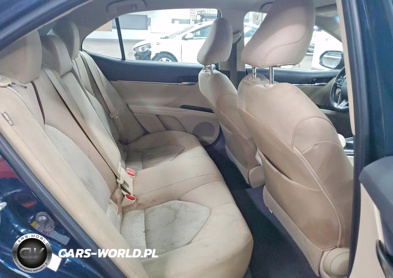 2018 Toyota Camry Le VIN:4T1B11HK5JU531265 - 10