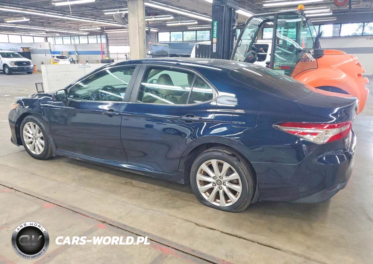 2018 Toyota Camry Le VIN:4T1B11HK5JU531265 - 2