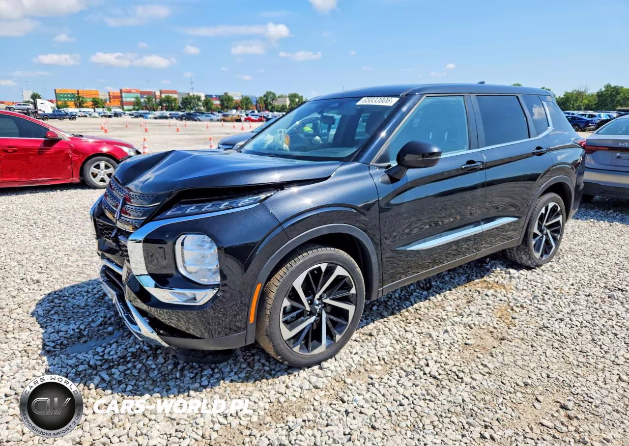 2023 Mitsubishi Outlander Se