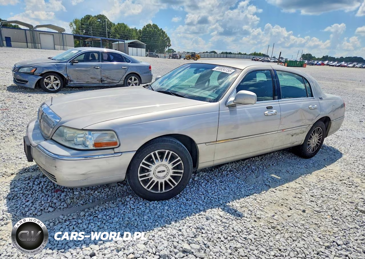 2008 Lincoln Town Car Signature Limited