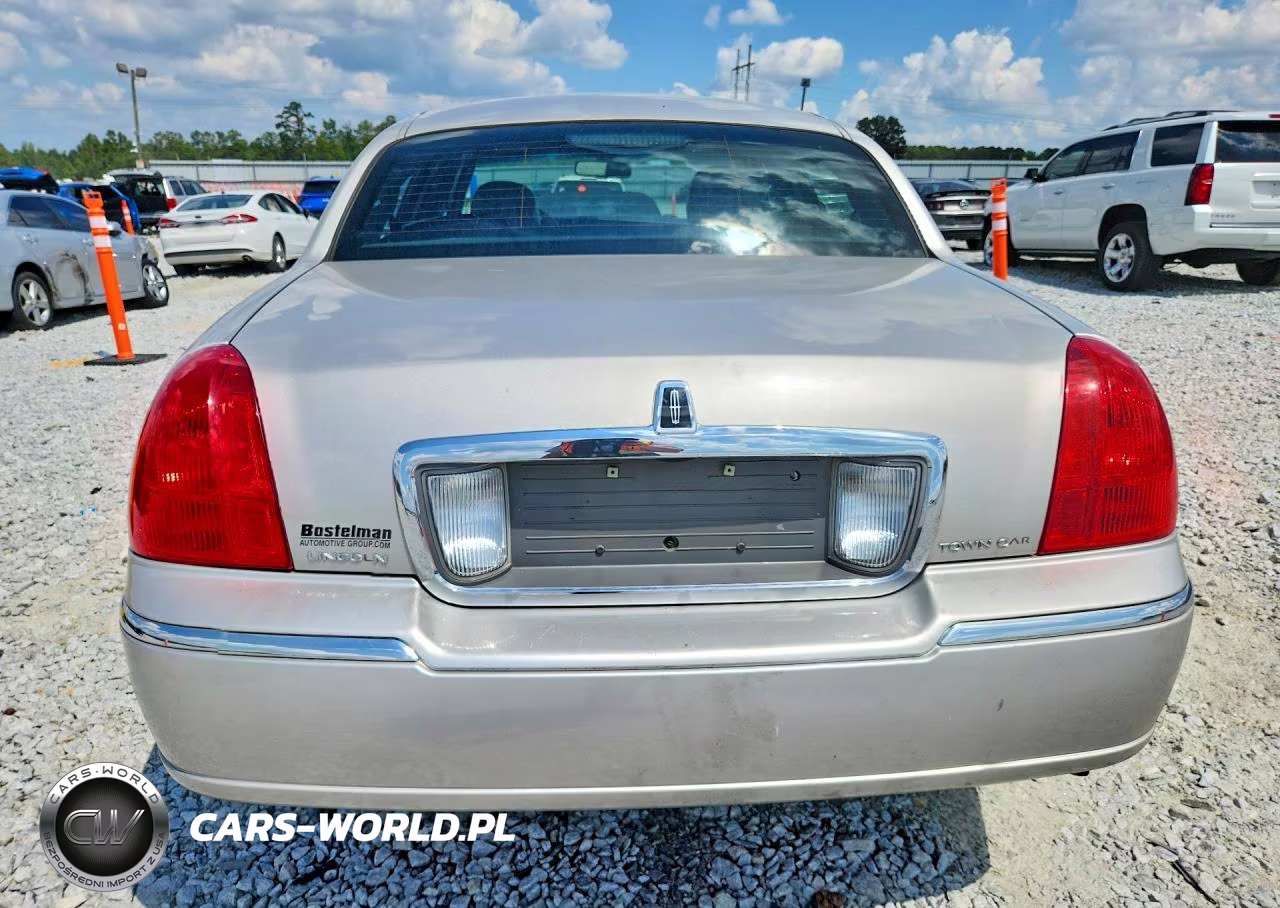 2008 Lincoln Town Car Signature Limited VIN:2LNHM82V68X659711 - 6