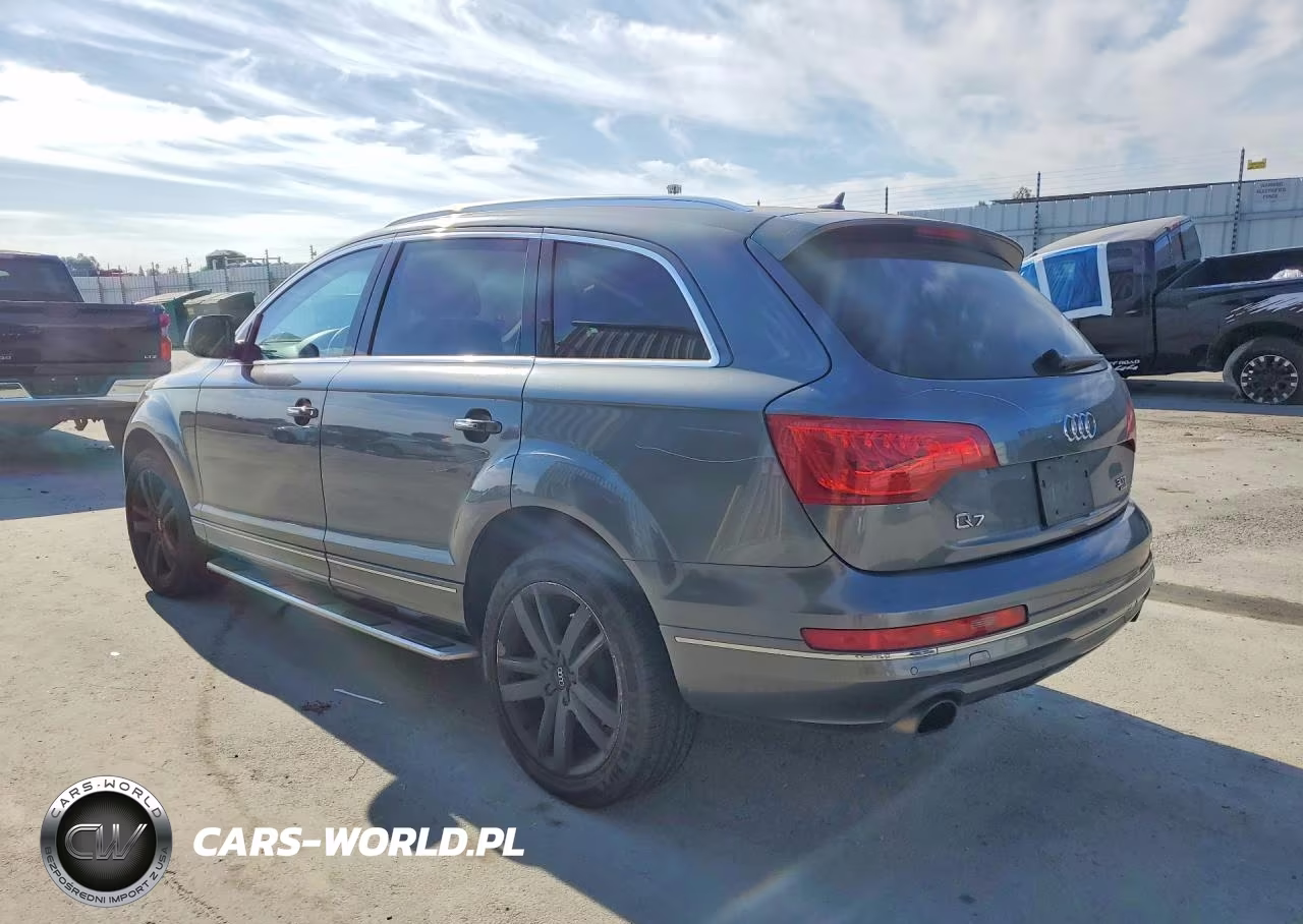2015 Audi Q7 Premium Plus VIN:WA1LGAFE7FD022476 - 2