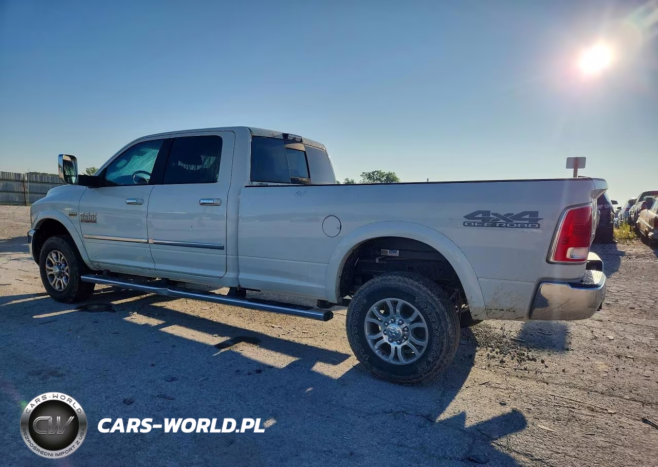 2018 Ram 2500 Laramie VIN:3C6UR5KJ1JG382571 - 2