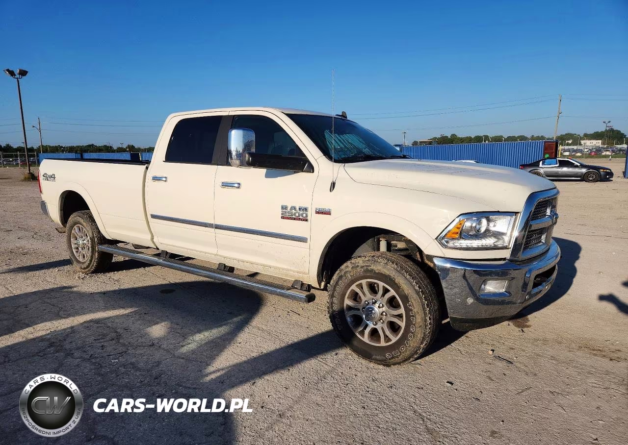 2018 Ram 2500 Laramie VIN:3C6UR5KJ1JG382571 - 4