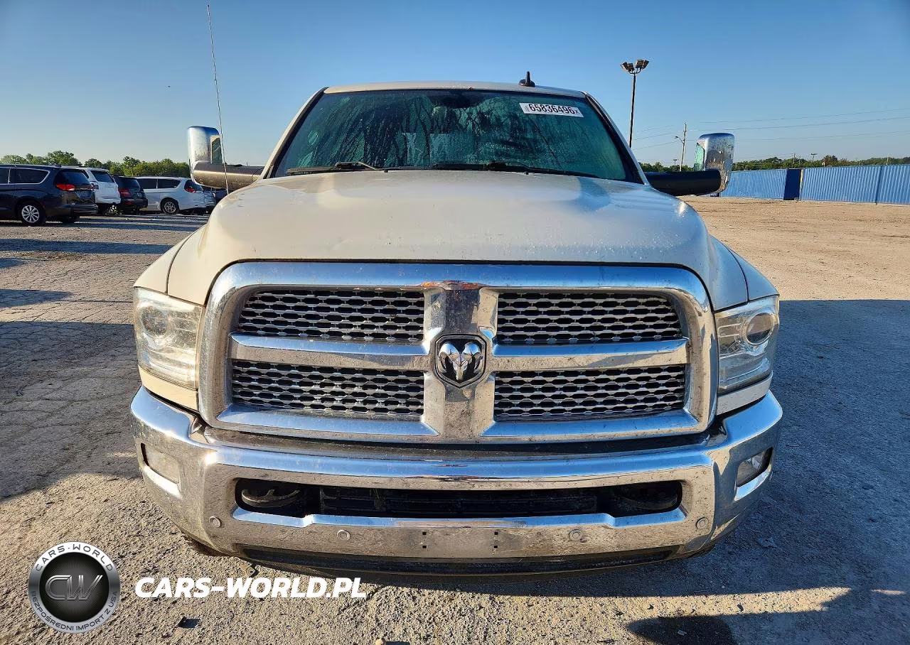 2018 Ram 2500 Laramie VIN:3C6UR5KJ1JG382571 - 5