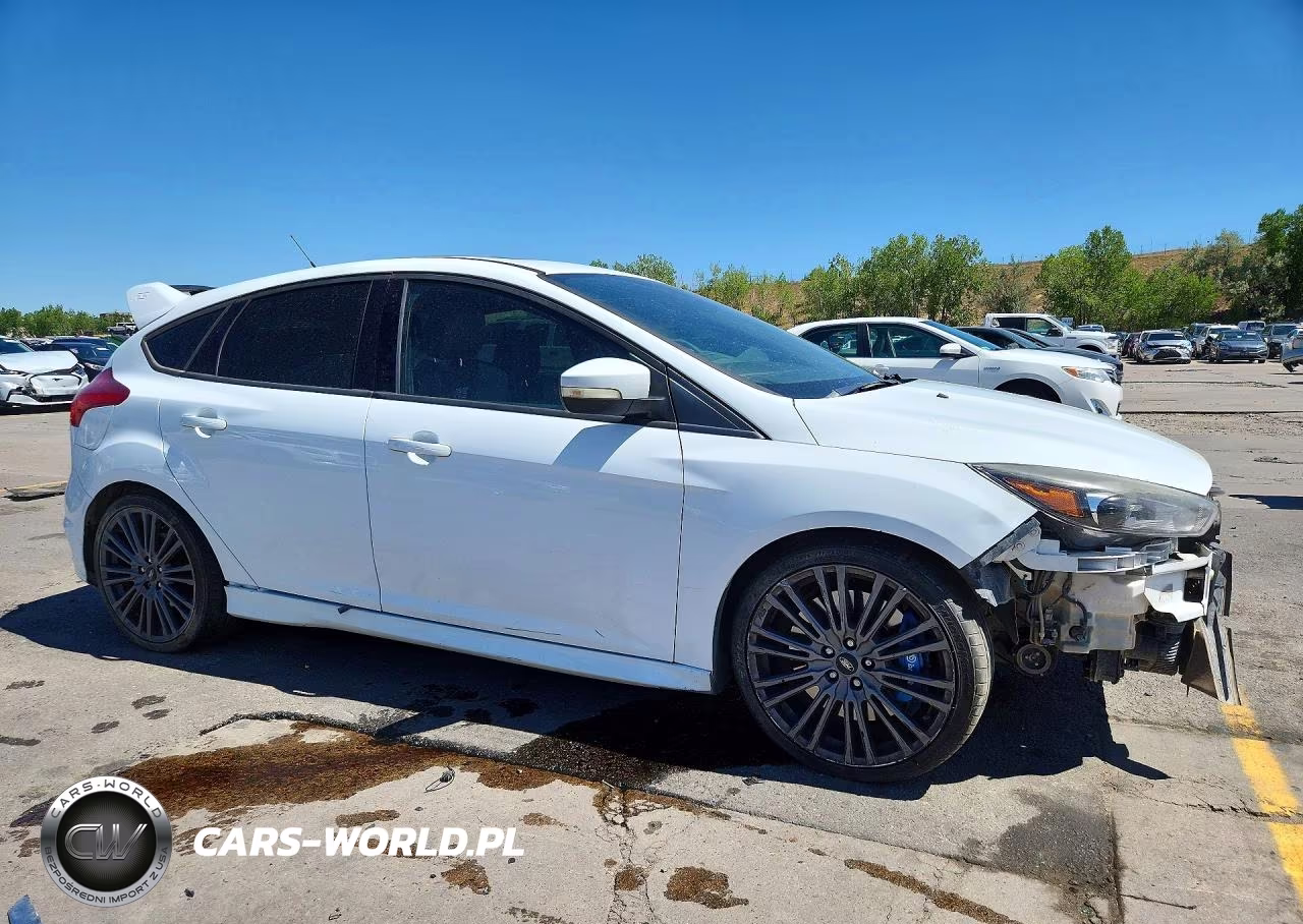 2016 Ford Focus Rs VIN:WF0DP3TH5G4115497 - 4