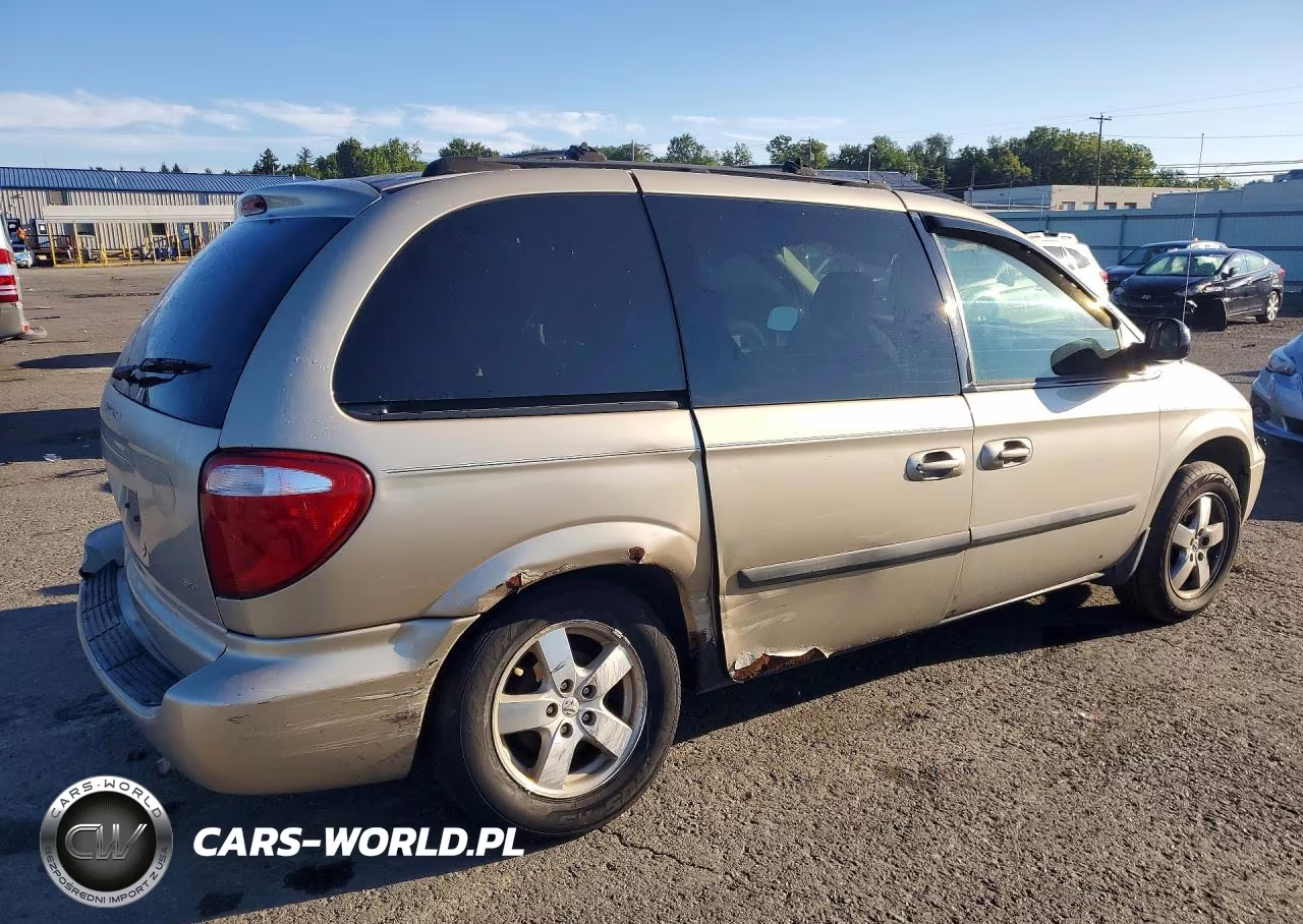 2005 Dodge Caravan Sxt VIN:1D4GP45R65B135023 - 3
