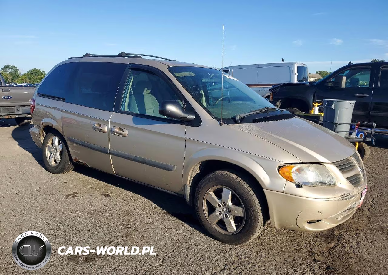 2005 Dodge Caravan Sxt VIN:1D4GP45R65B135023 - 4
