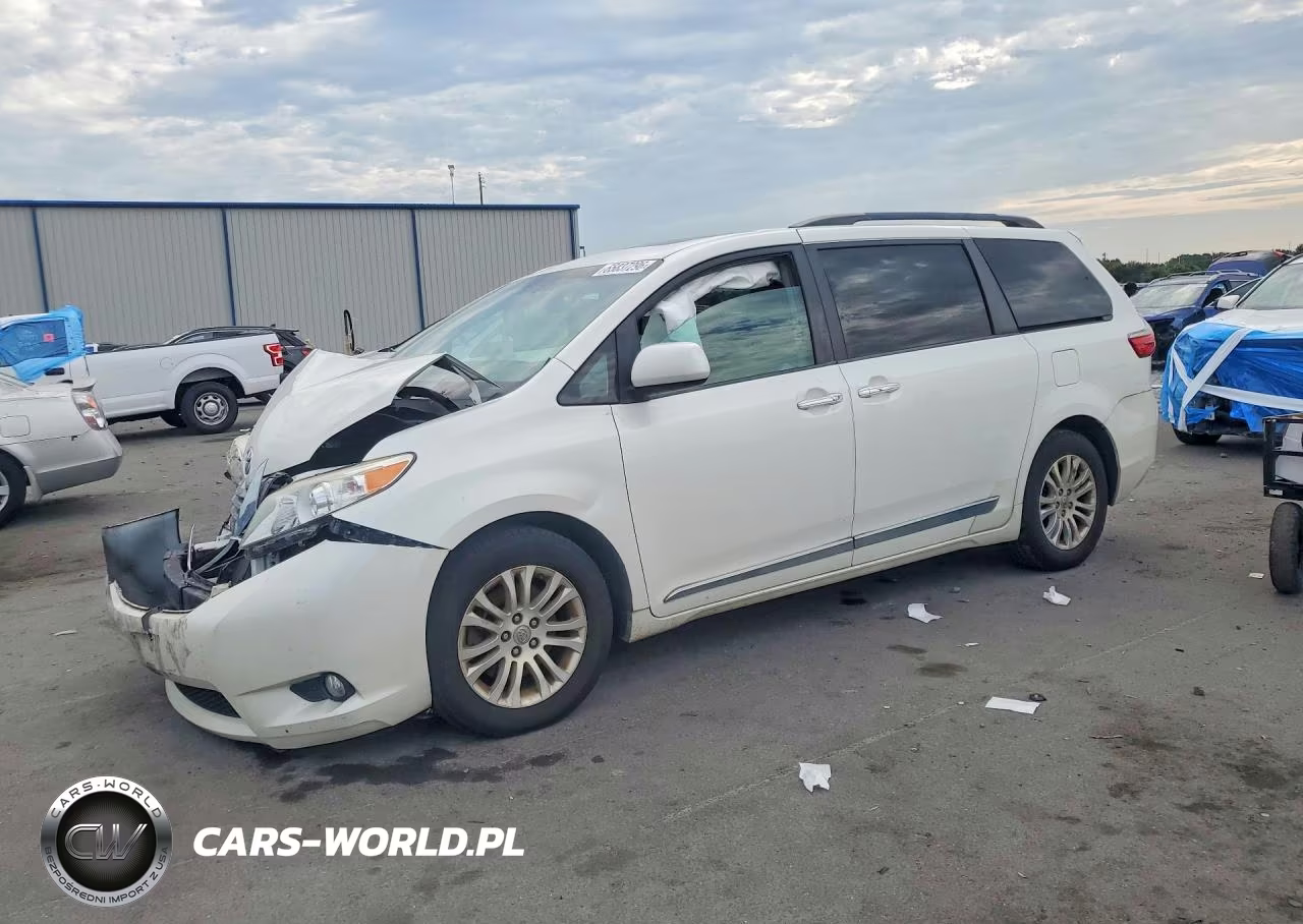 2017 Toyota Sienna Xle Premium 8-Passenger – zdjęcie 1 z 13