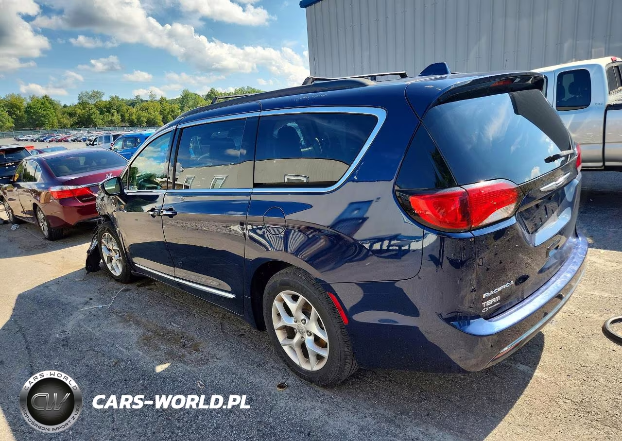 2017 Chrysler Pacifica Touring L VIN:2C4RC1BG9HR822974 - 2