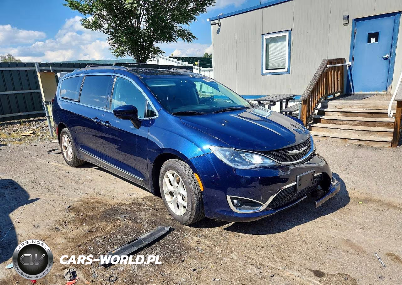 2017 Chrysler Pacifica Touring L VIN:2C4RC1BG9HR822974 - 4