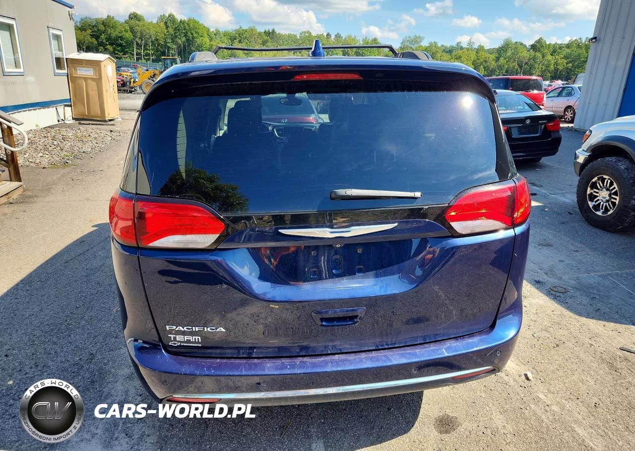 2017 Chrysler Pacifica Touring L VIN:2C4RC1BG9HR822974 - 6