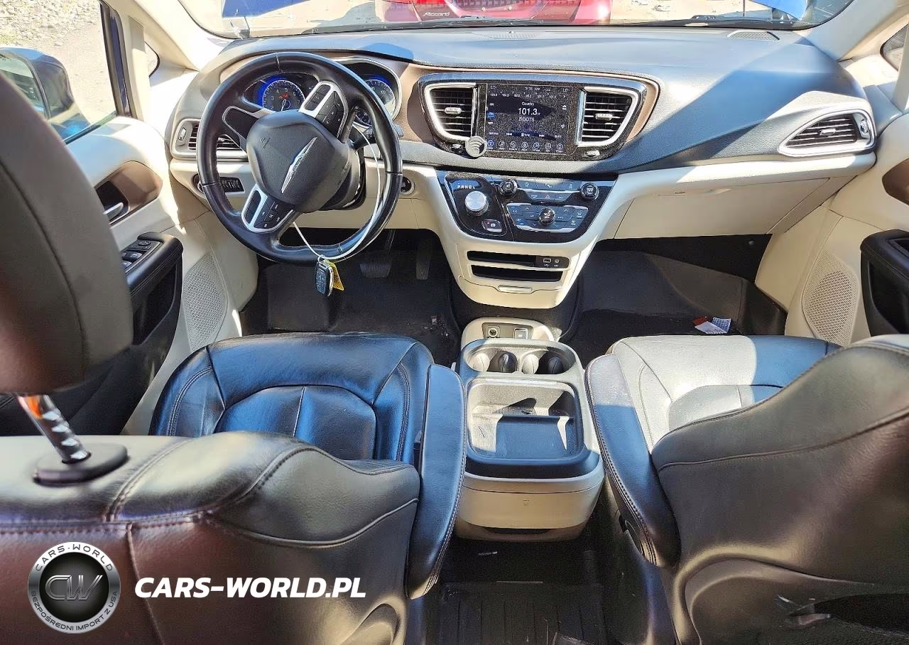 2017 Chrysler Pacifica Touring L VIN:2C4RC1BG9HR822974 - 8