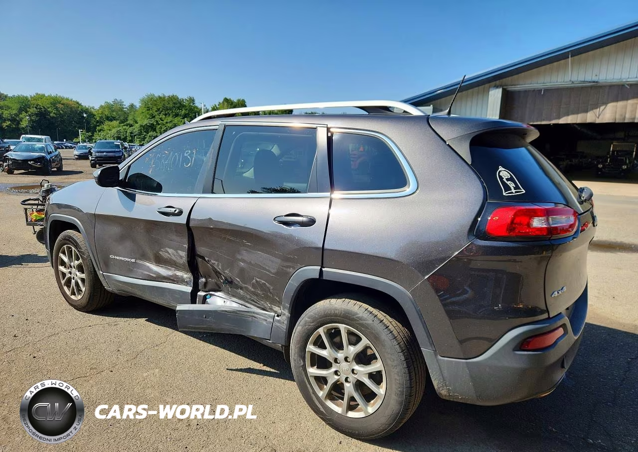2018 Jeep Cherokee Latitude Plus VIN:1C4PJMLB3JD613210 - 2