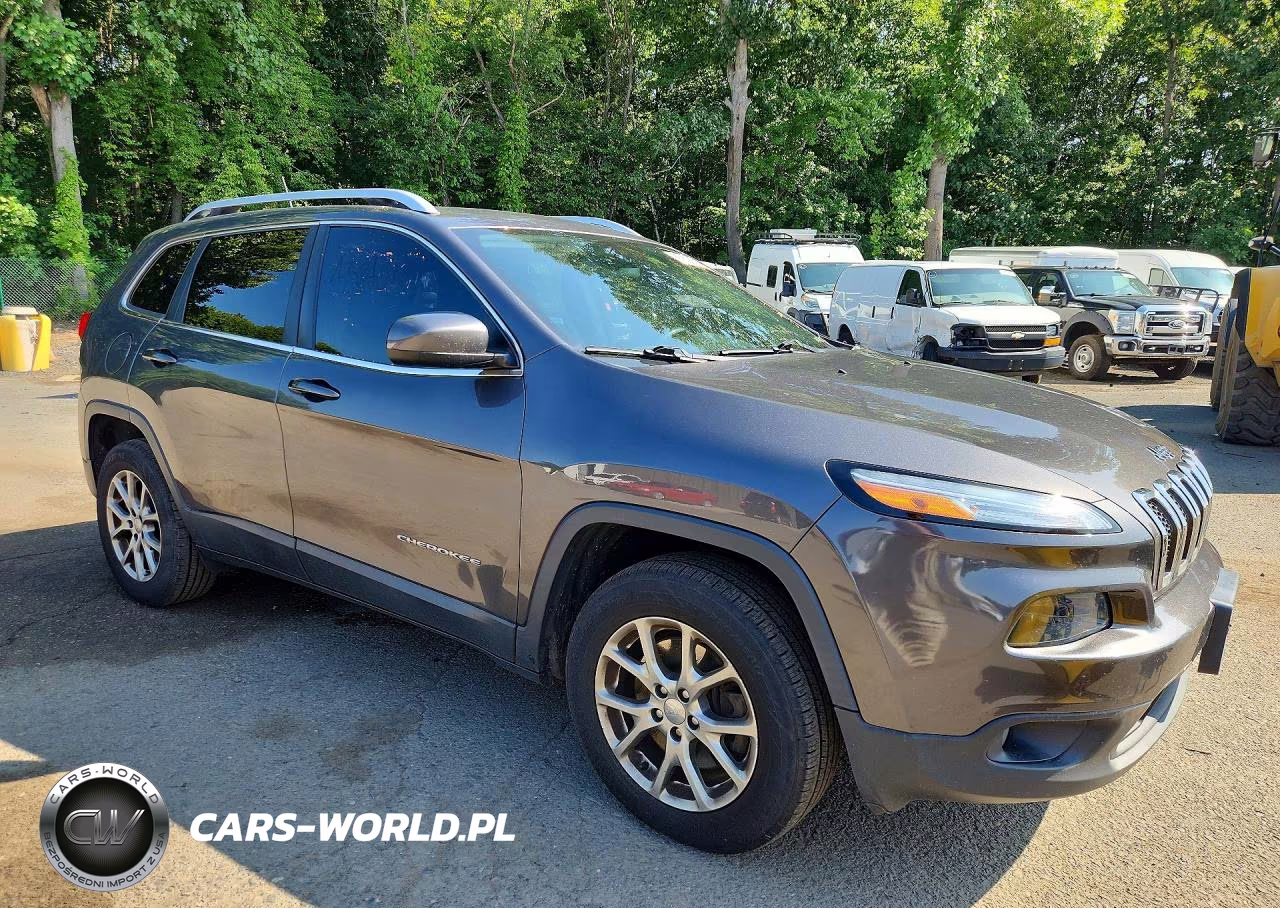 2018 Jeep Cherokee Latitude Plus VIN:1C4PJMLB3JD613210 - 4