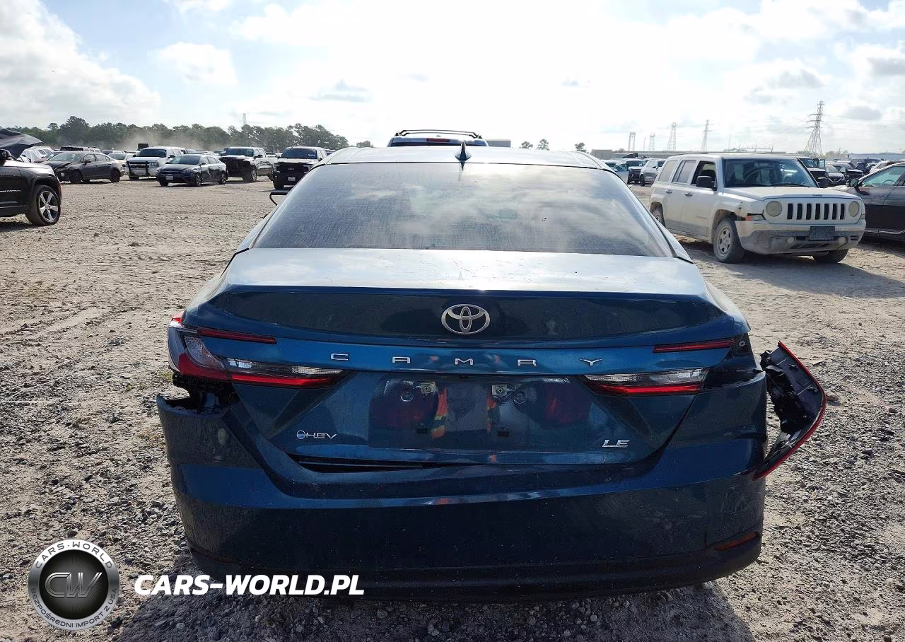 2026 Toyota Camry Le VIN:4T1DAACK2TU228270 - 6