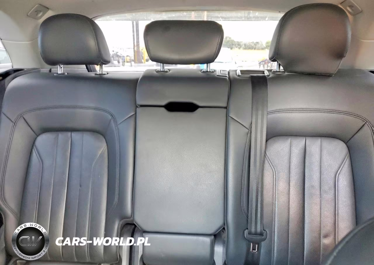 2019 Audi Q5 Premium VIN:WA1ANAFY2K2125172 - 10