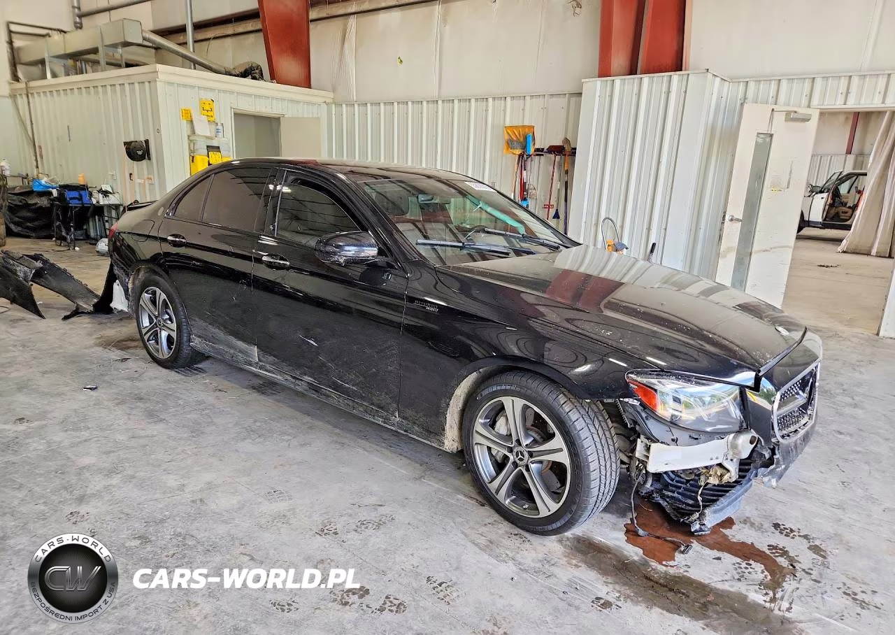 2017 Mercedes-Benz E 300 4Matic VIN:WDDZF4KB6HA135796 - 4