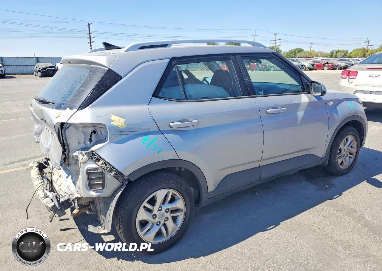 2020 Hyundai Venue Sel VIN:KMHRC8A35LU025393 - 3