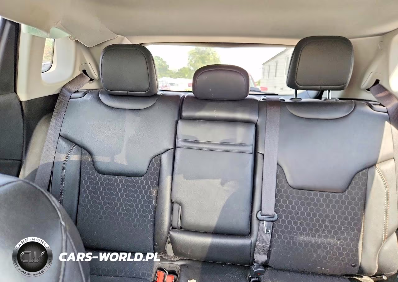 2019 Jeep Compass Latitude VIN:3C4NJDBB9KT847419 - 10