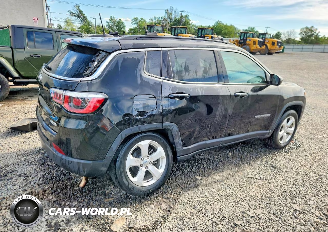 2019 Jeep Compass Latitude VIN:3C4NJDBB9KT847419 - 3